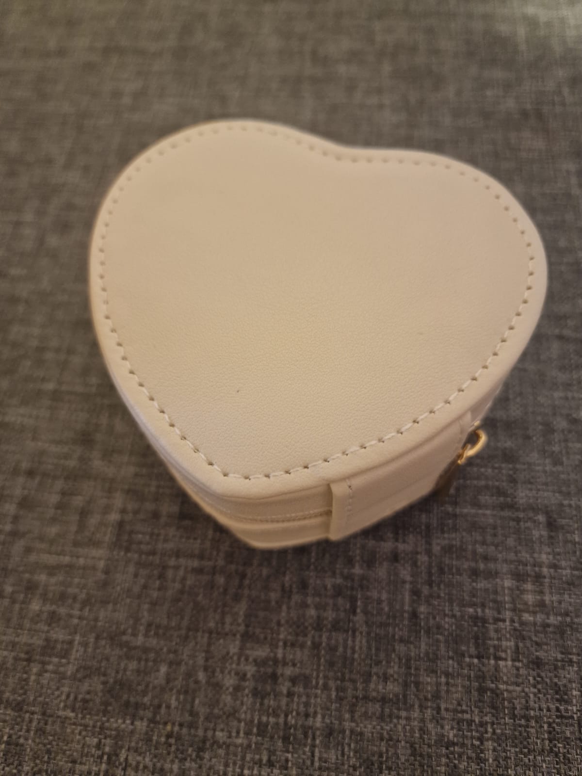 White Heart Shaped Leather Jewellery Box